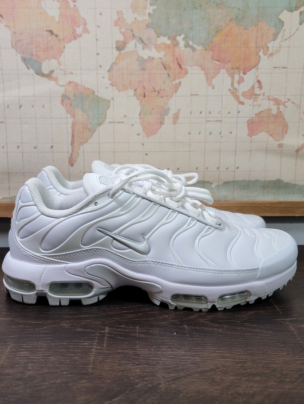 BRAND NEW Nike Air Max Plus Triple White Men's Size 11.0